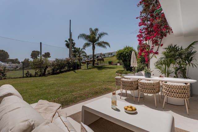 Apartamento de 3 habitaciones en Nueva Andalucia, Marbella en venta con piscina - 1.350.000 € (Ref: 9811392)