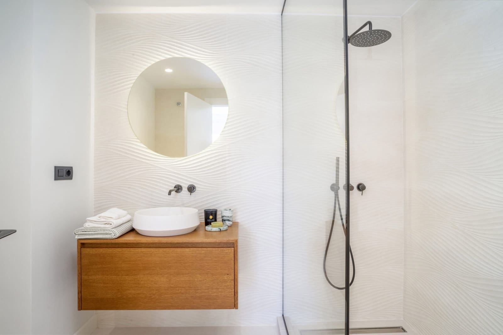 4 bedroom Penthouse for sale in Nueva Andalucia with pool garage - € 2,690,000 (Ref: 9811394)
