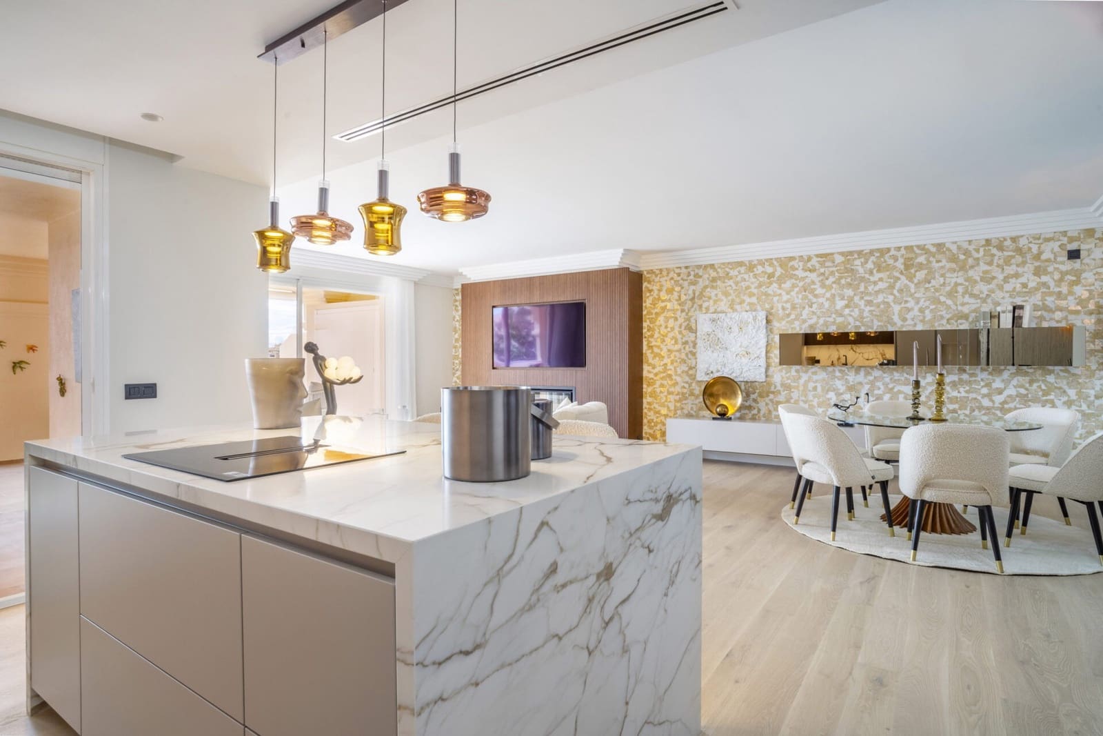4 bedroom Penthouse for sale in Nueva Andalucia with pool garage - € 2,690,000 (Ref: 9811394)