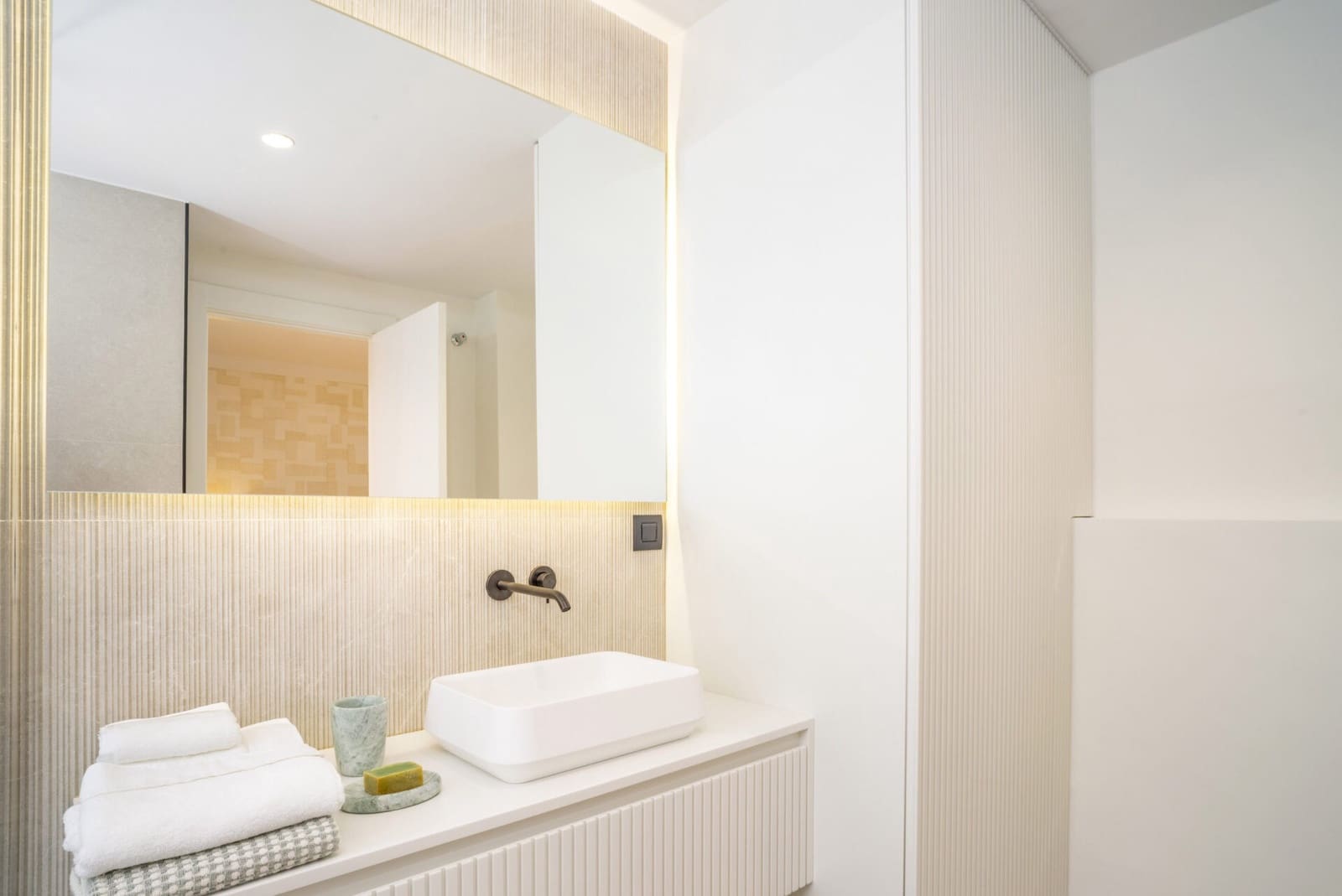 4 bedroom Penthouse for sale in Nueva Andalucia with pool garage - € 2,690,000 (Ref: 9811394)