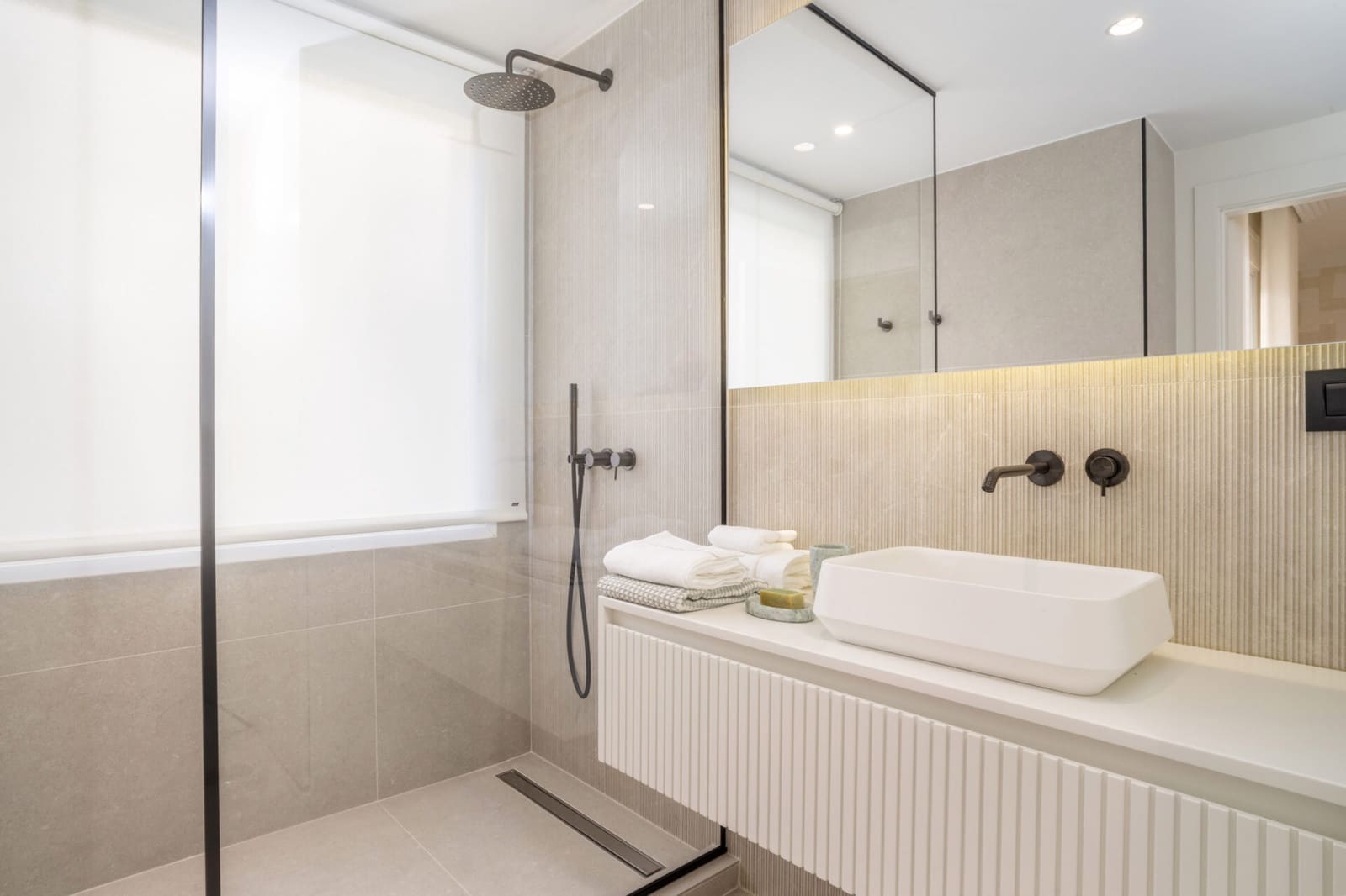 4 bedroom Penthouse for sale in Nueva Andalucia with pool garage - € 2,690,000 (Ref: 9811394)