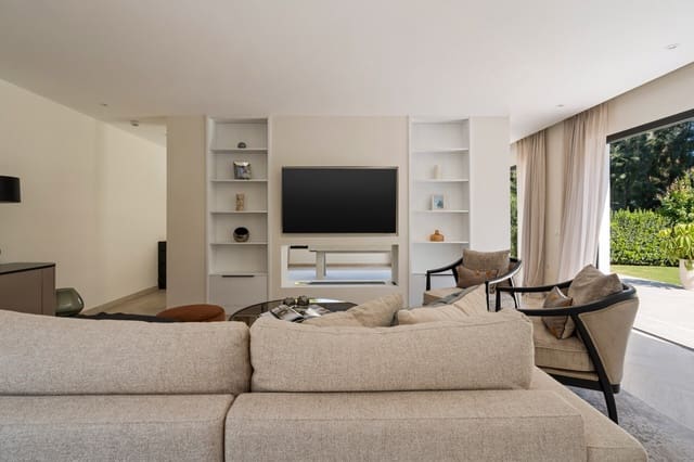 4 chambre Villa/Maison à vendre à Nueva Andalucia, Marbella avec piscine garage - 3 250 000 € (Ref: 9815709)