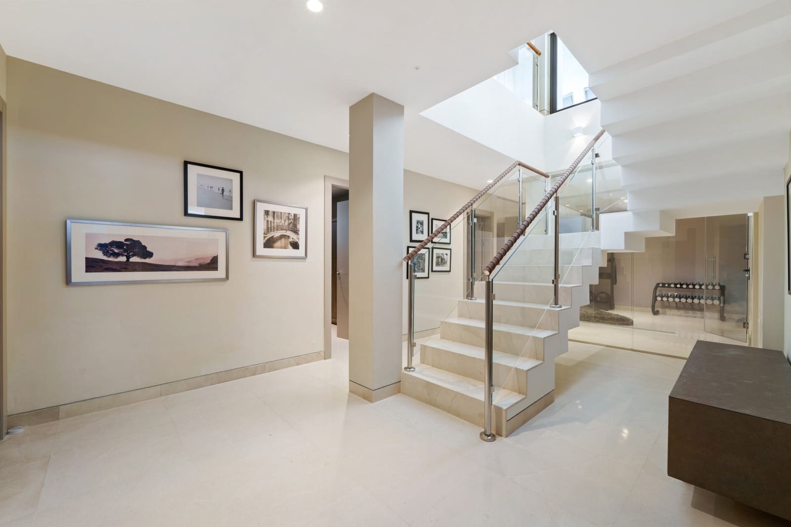 5 bedroom Villa for sale in Nueva Andalucia with pool garage - € 4,995,000 (Ref: 9815710)