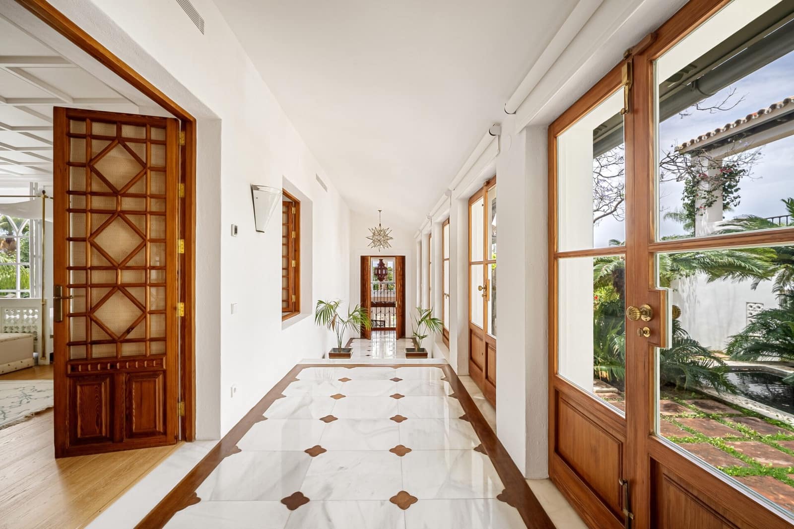 6 chambre Villa/Maison à vendre à Golden Mile avec piscine garage - 11 950 000 € (Ref: 9815714)