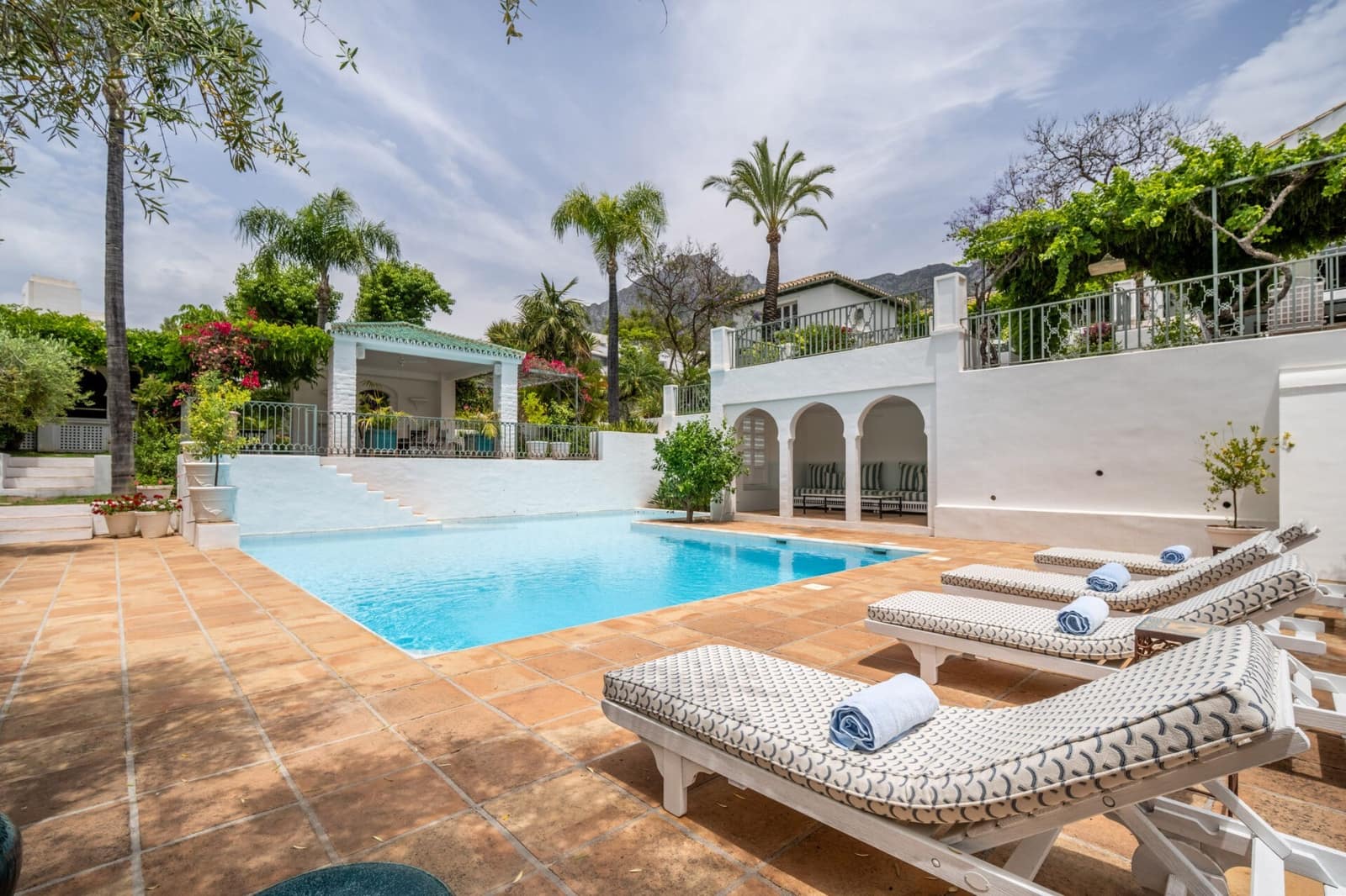 6 chambre Villa/Maison à vendre à Golden Mile avec piscine garage - 11 950 000 € (Ref: 9815714)