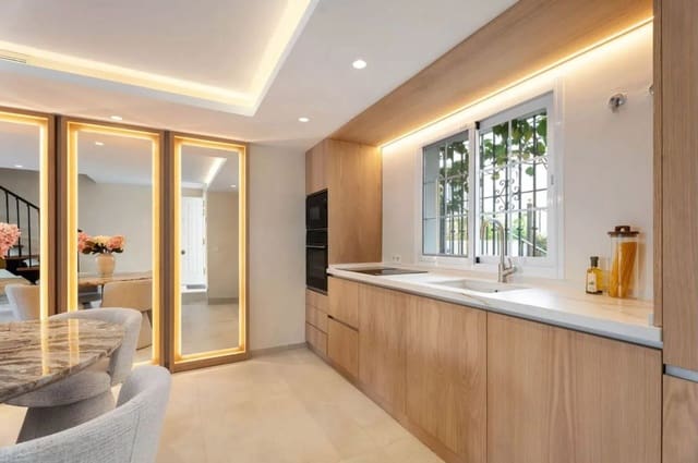 3 soverom Hus til salgs i Golden Mile, Marbella med garasje - € 1 495 000 (Ref: 9815716)