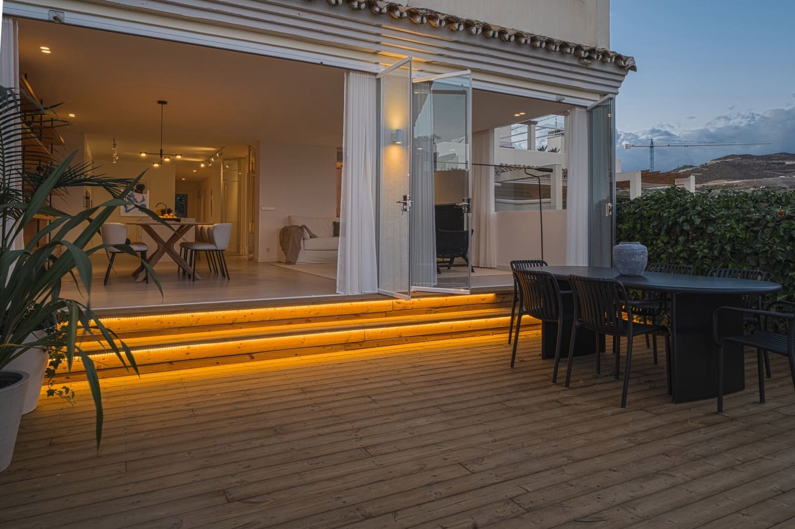 3 sovrum Lägenhet till salu i Nueva Andalucia med pool garage - 1 349 000 € (Ref: 9815717)