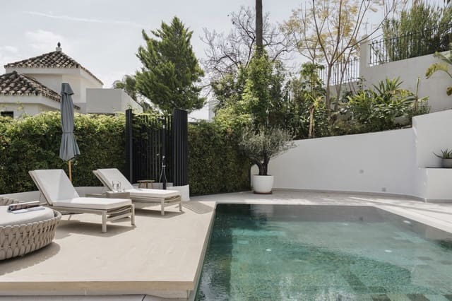 5 quarto Moradia para venda em Nueva Andalucia, Marbella com piscina - 3 250 000 € (Ref: 9822416)