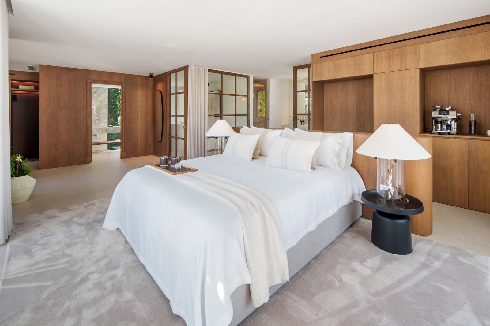 Chalet de 4 habitaciones en Nueva Andalucia en venta con piscina garaje - 5.995.000 € (Ref: 9824750)