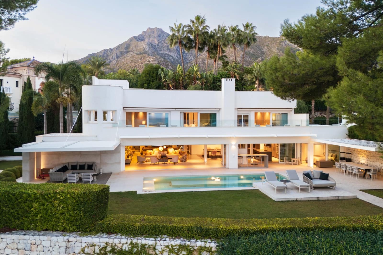 5 bedroom Villa for sale in Golden Mile with pool - € 6,200,000 (Ref: 9831077)