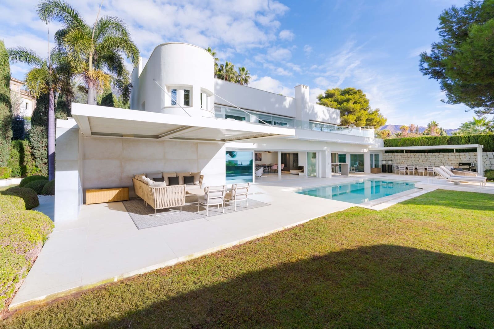 5 bedroom Villa for sale in Golden Mile with pool - € 6,200,000 (Ref: 9831077)