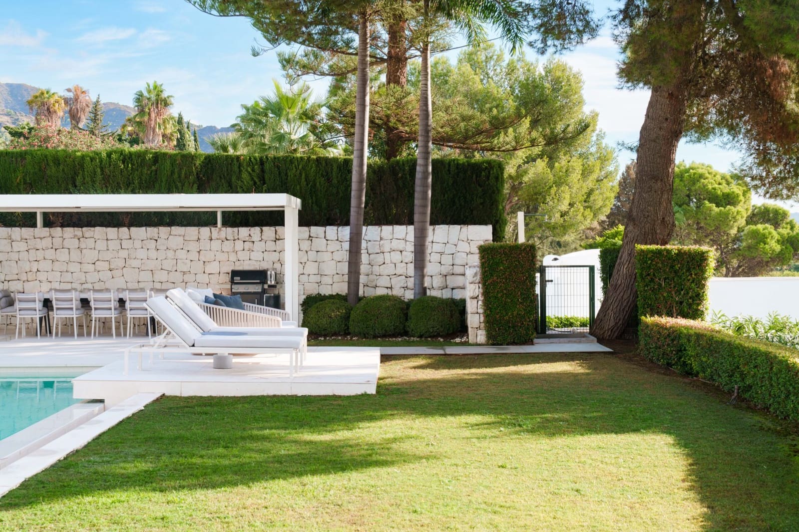 5 bedroom Villa for sale in Golden Mile with pool - € 6,200,000 (Ref: 9831077)