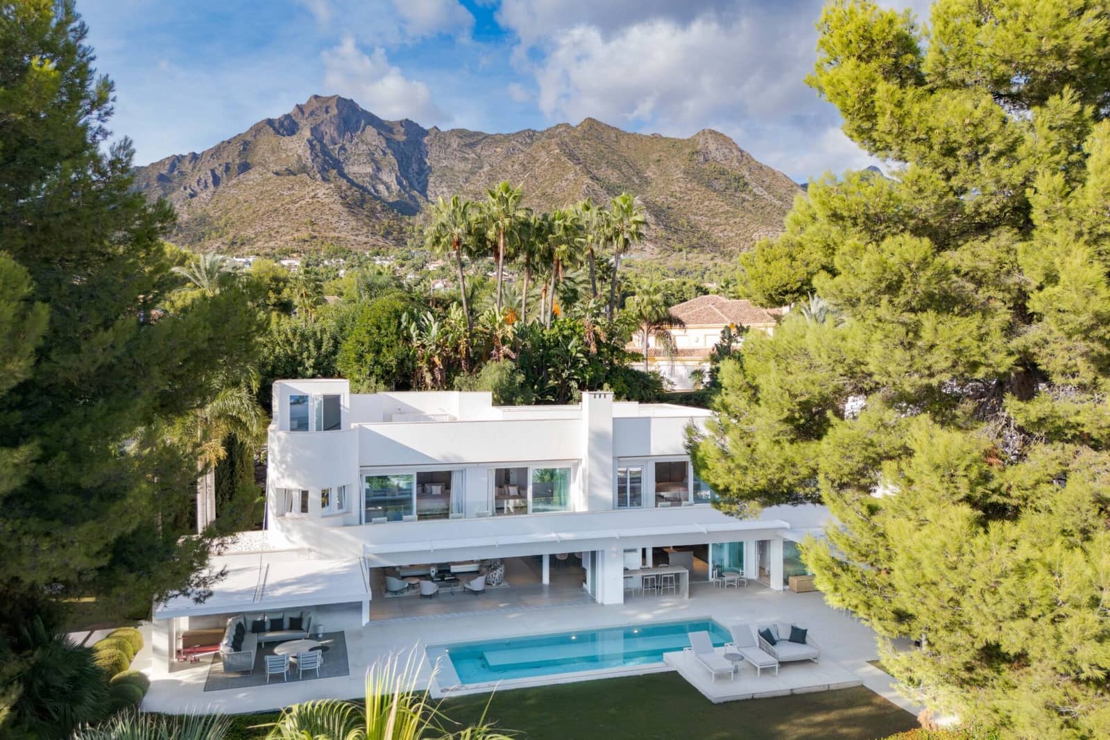 5 bedroom Villa for sale in Golden Mile with pool - € 6,200,000 (Ref: 9831077)