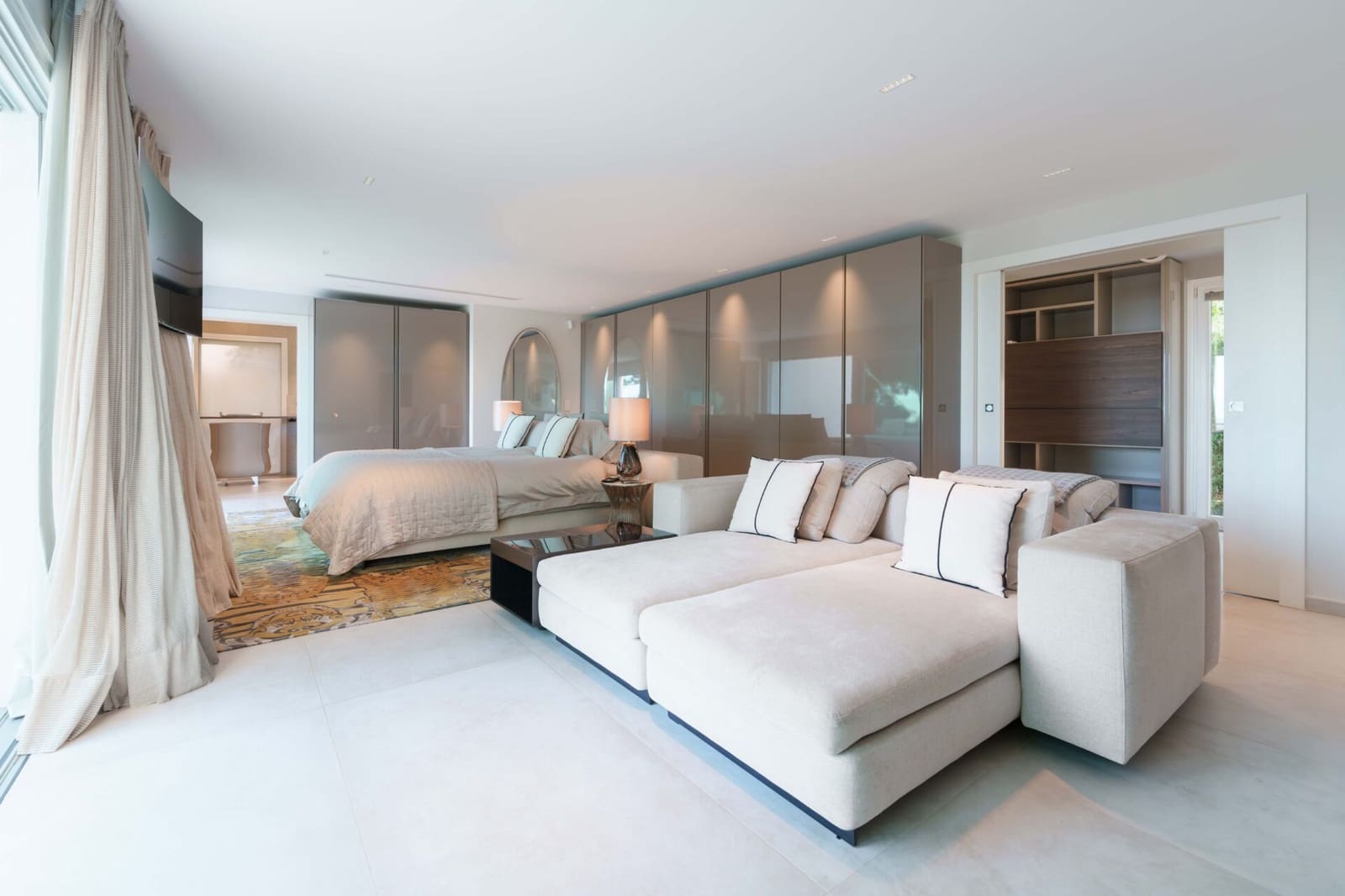 5 bedroom Villa for sale in Golden Mile with pool - € 6,200,000 (Ref: 9831077)