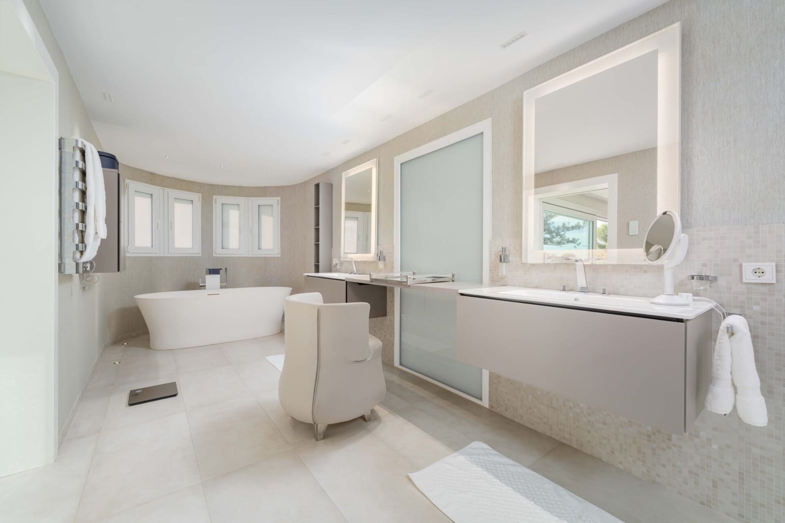 5 bedroom Villa for sale in Golden Mile with pool - € 6,200,000 (Ref: 9831077)