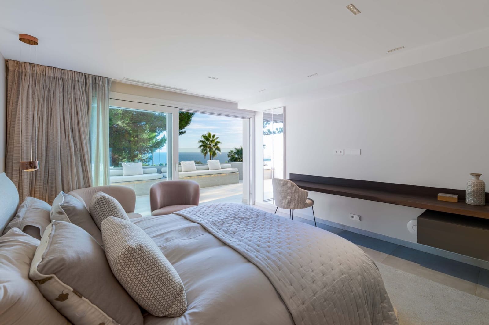 5 bedroom Villa for sale in Golden Mile with pool - € 6,200,000 (Ref: 9831077)
