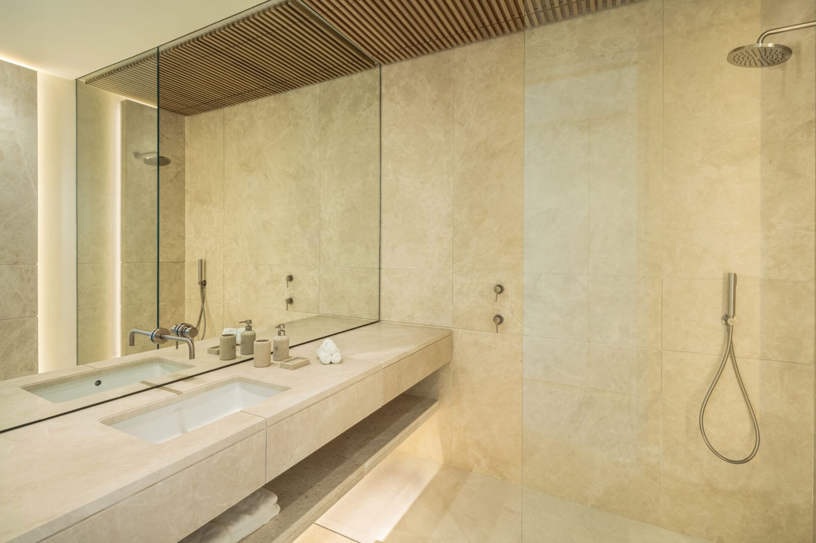 Chalet de 7 habitaciones en La Quinta en venta con piscina - 9.950.000 € (Ref: 9833492)