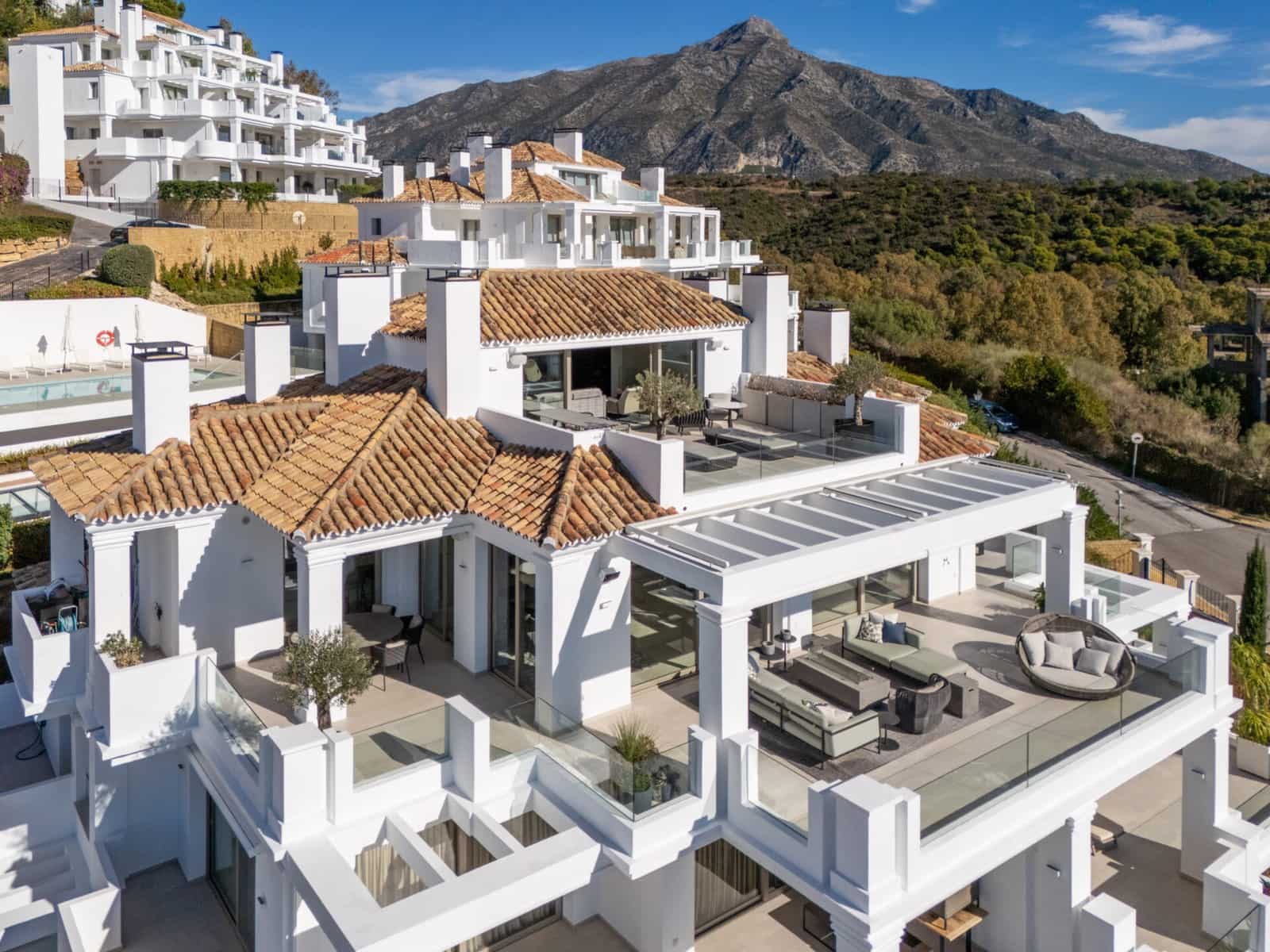 3 bedroom Penthouse for sale in San Pedro de Alcantara with pool garage - € 3,150,000 (Ref: 9833493)