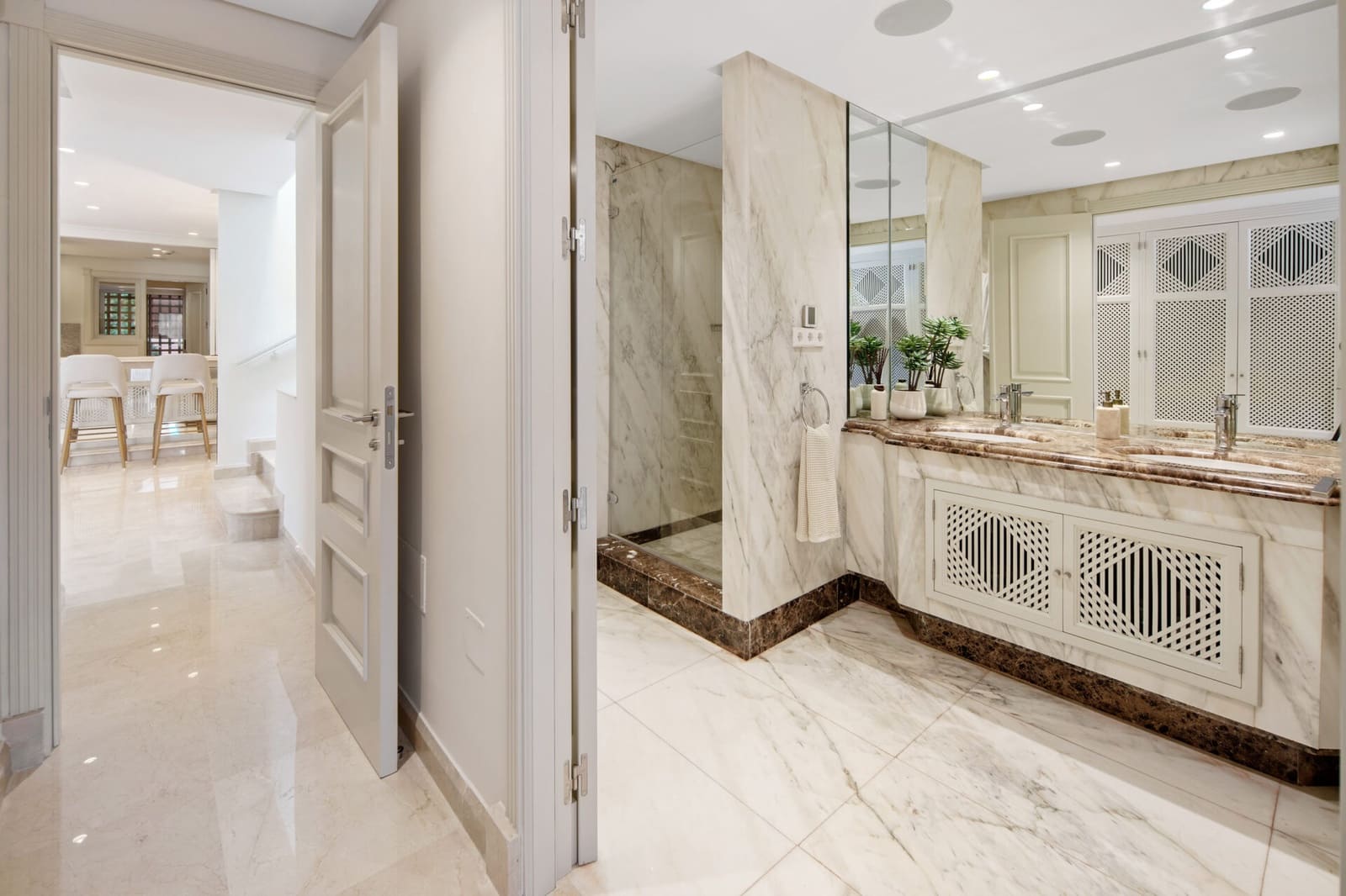 3 bedroom Penthouse for sale in Marbella with pool garage - € 4,250,000 (Ref: 9845228)