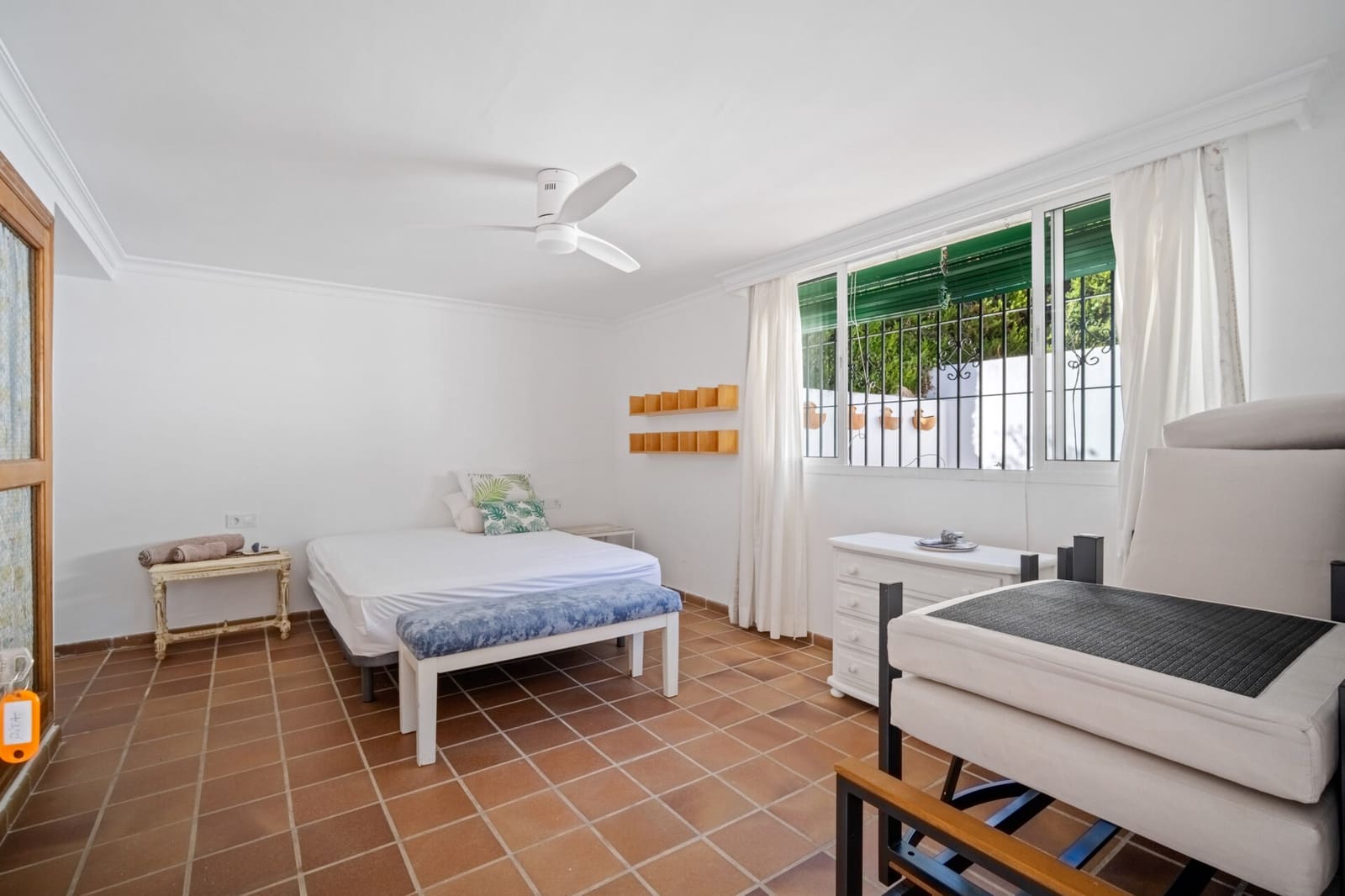 4 sypialnia Willa na sprzedaż w Marbella z basenem garażem - 2 695 000 € (Ref: 9845229)