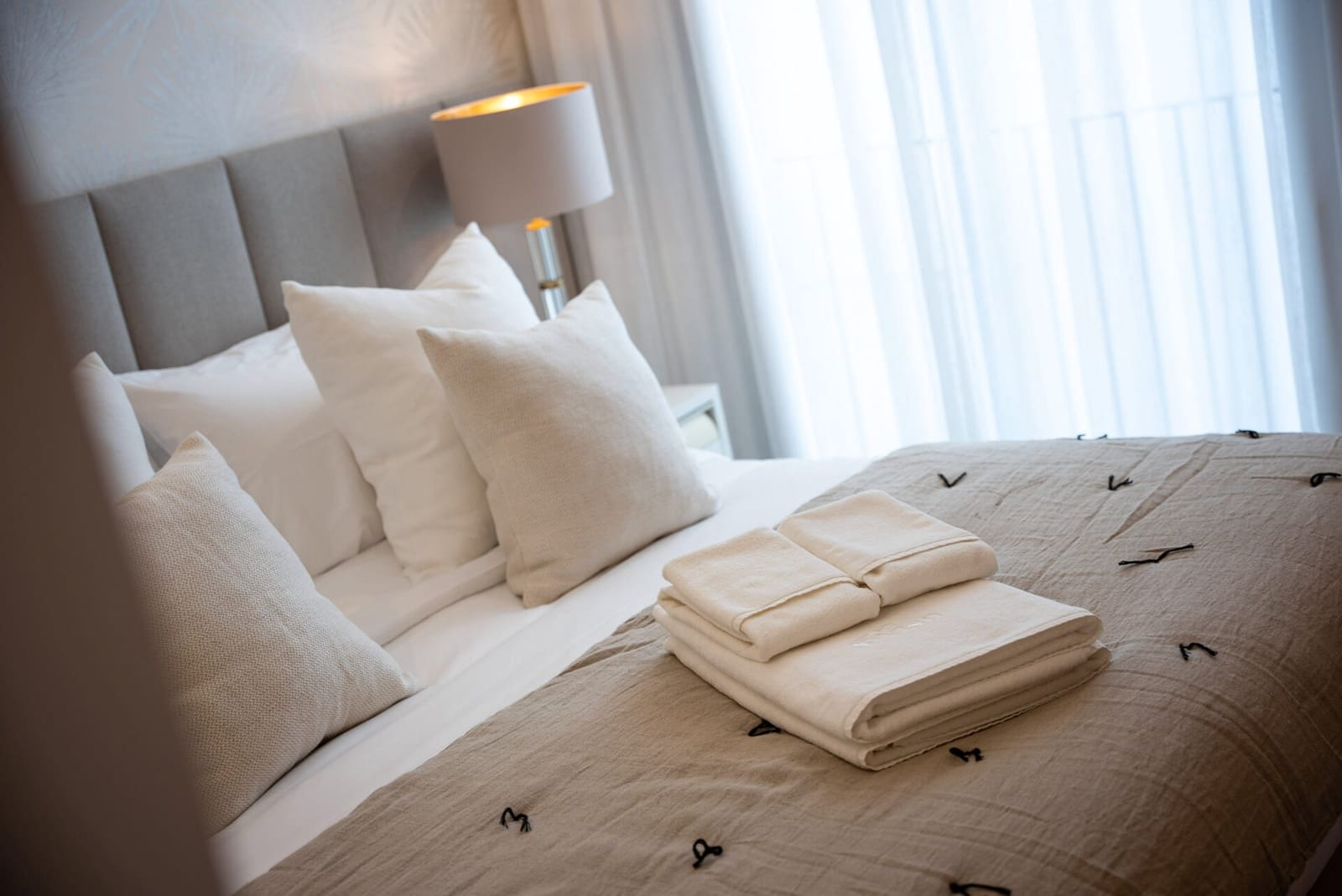 2 bedroom Apartment for sale in Puerto Banus - € 1,245,000 (Ref: 9849197)