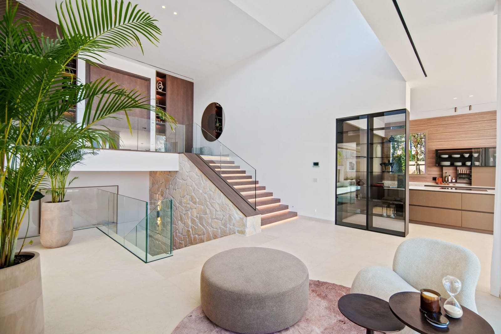 5 quarto Moradia para venda em Nueva Andalucia com piscina - 11 750 000 € (Ref: 9851607)