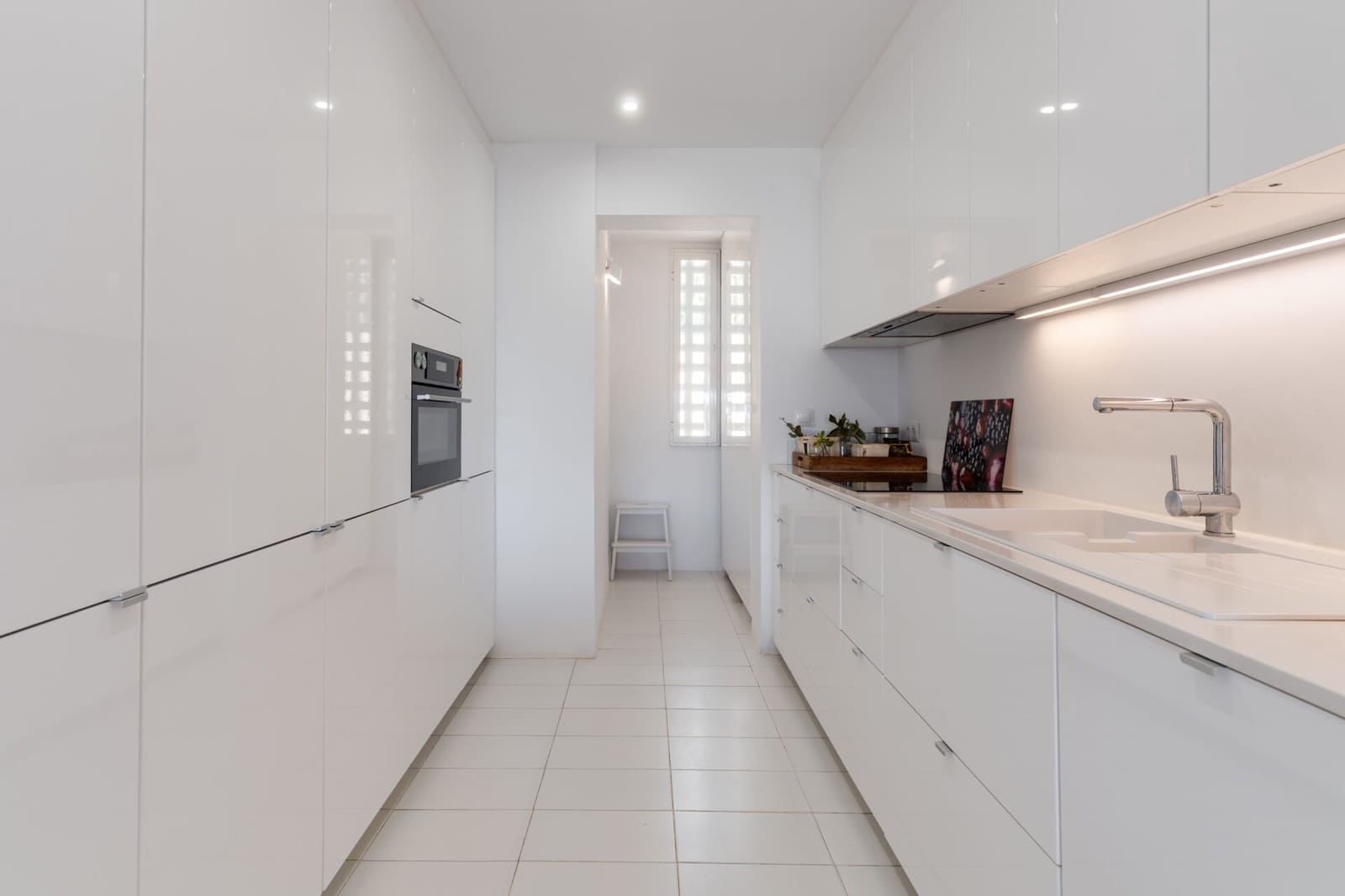 3 soverom Penthouse til salgs i Nueva Andalucia med svømmebasseng - € 1 250 000 (Ref: 9859664)