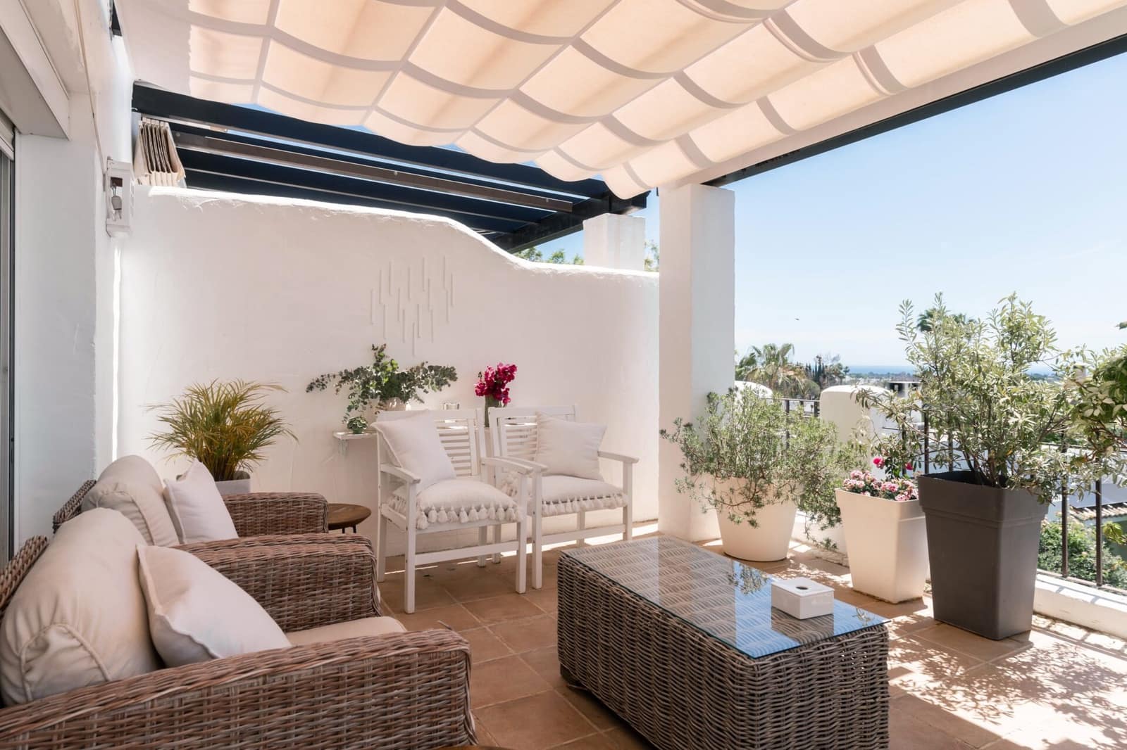 3 soverom Penthouse til salgs i Nueva Andalucia med svømmebasseng - € 1 250 000 (Ref: 9859664)