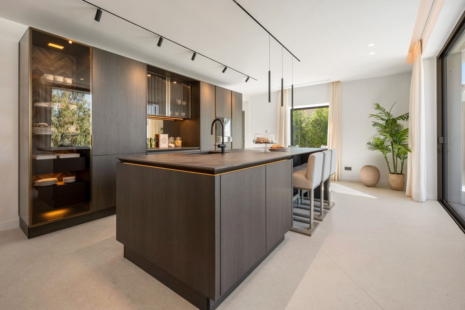 6 slaapkamer Villa te koop in Benahavis met zwembad garage - € 7.470.000 (Ref: 9866776)