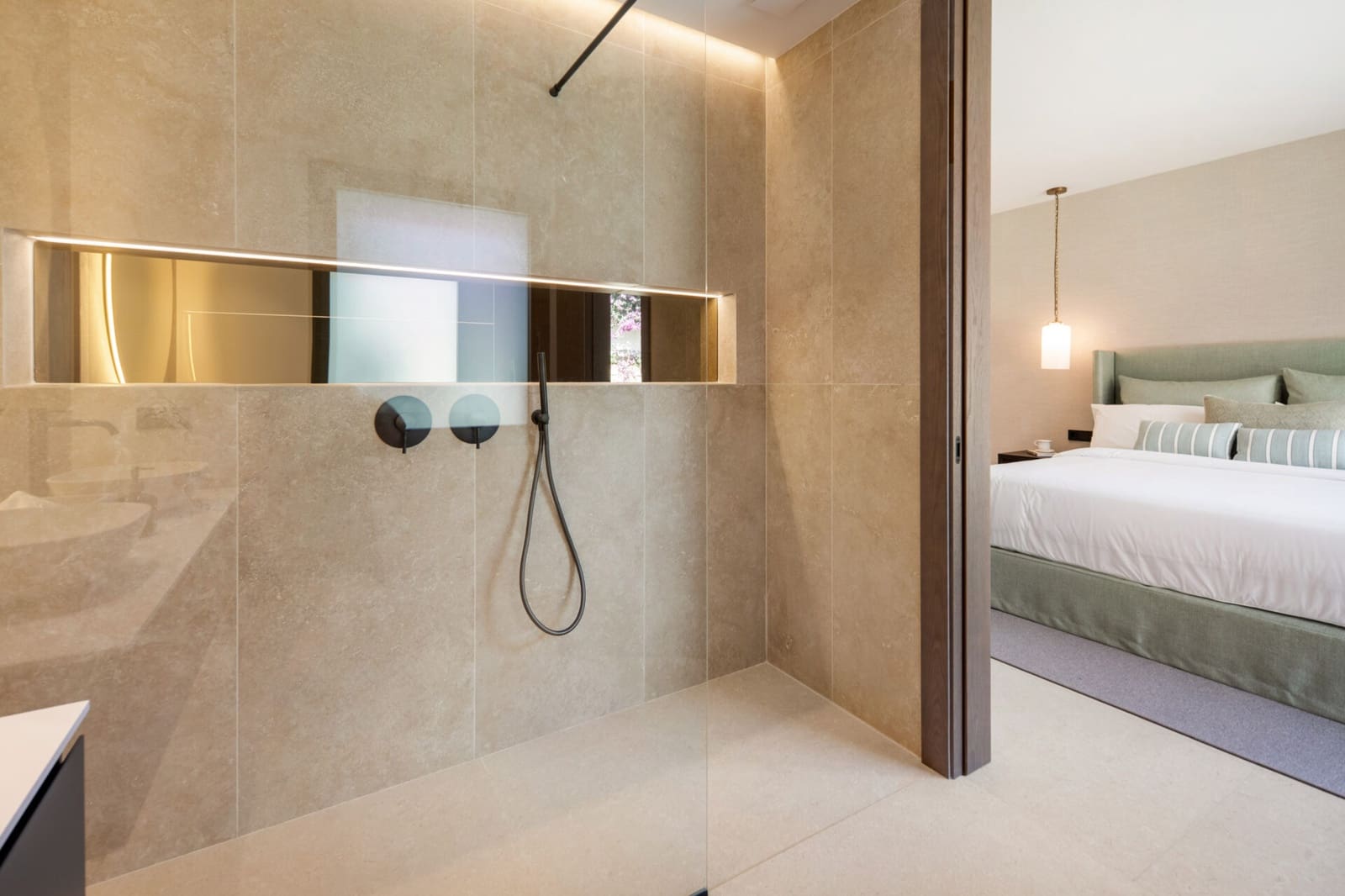 6 slaapkamer Villa te koop in Benahavis met zwembad garage - € 7.470.000 (Ref: 9866776)