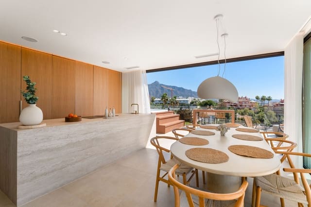 5 slaapkamer Villa te koop in Nueva Andalucia, Marbella met zwembad - € 2.995.000 (Ref: 9868410)