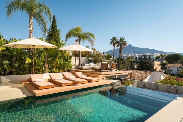 5 slaapkamer Villa te koop in Nueva Andalucia, Marbella met zwembad - € 2.995.000 (Ref: 9868410)