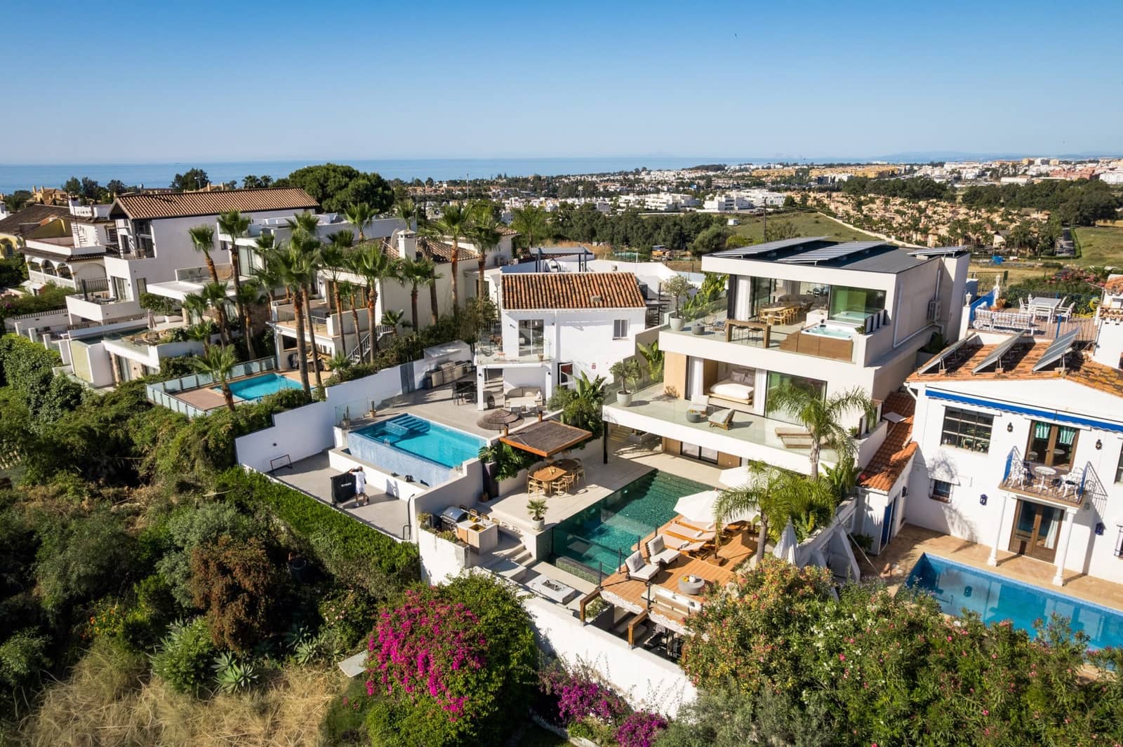 5 sypialnia Willa na sprzedaż w Nueva Andalucia z basenem - 2 995 000 € (Ref: 9868410)