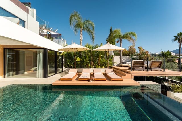 5 slaapkamer Villa te koop in Nueva Andalucia, Marbella met zwembad - € 2.995.000 (Ref: 9868410)