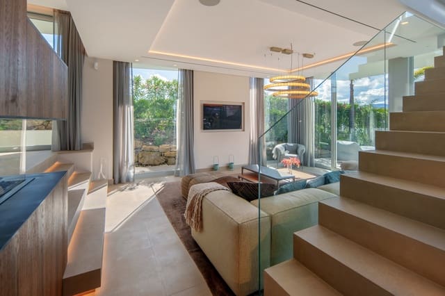 4 sypialnia Willa na sprzedaż w Nueva Andalucia, Marbella z basenem garażem - 2 775 000 € (Ref: 9889984)