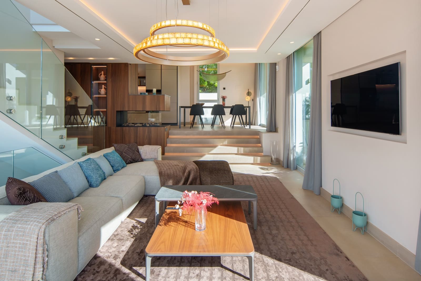 4 sypialnia Willa na sprzedaż w Nueva Andalucia z basenem garażem - 2 775 000 € (Ref: 9889984)