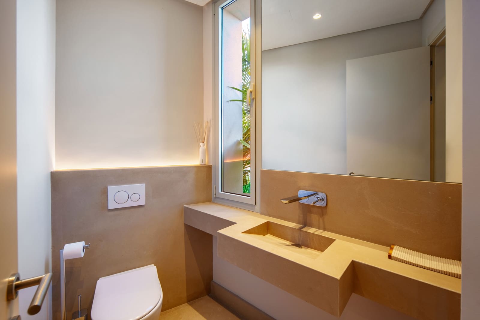 4 sypialnia Willa na sprzedaż w Nueva Andalucia z basenem garażem - 2 775 000 € (Ref: 9889984)