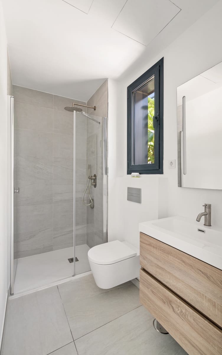 5 quarto Moradia para venda em Rio Real com piscina garagem - 2 100 000 € (Ref: 9904133)