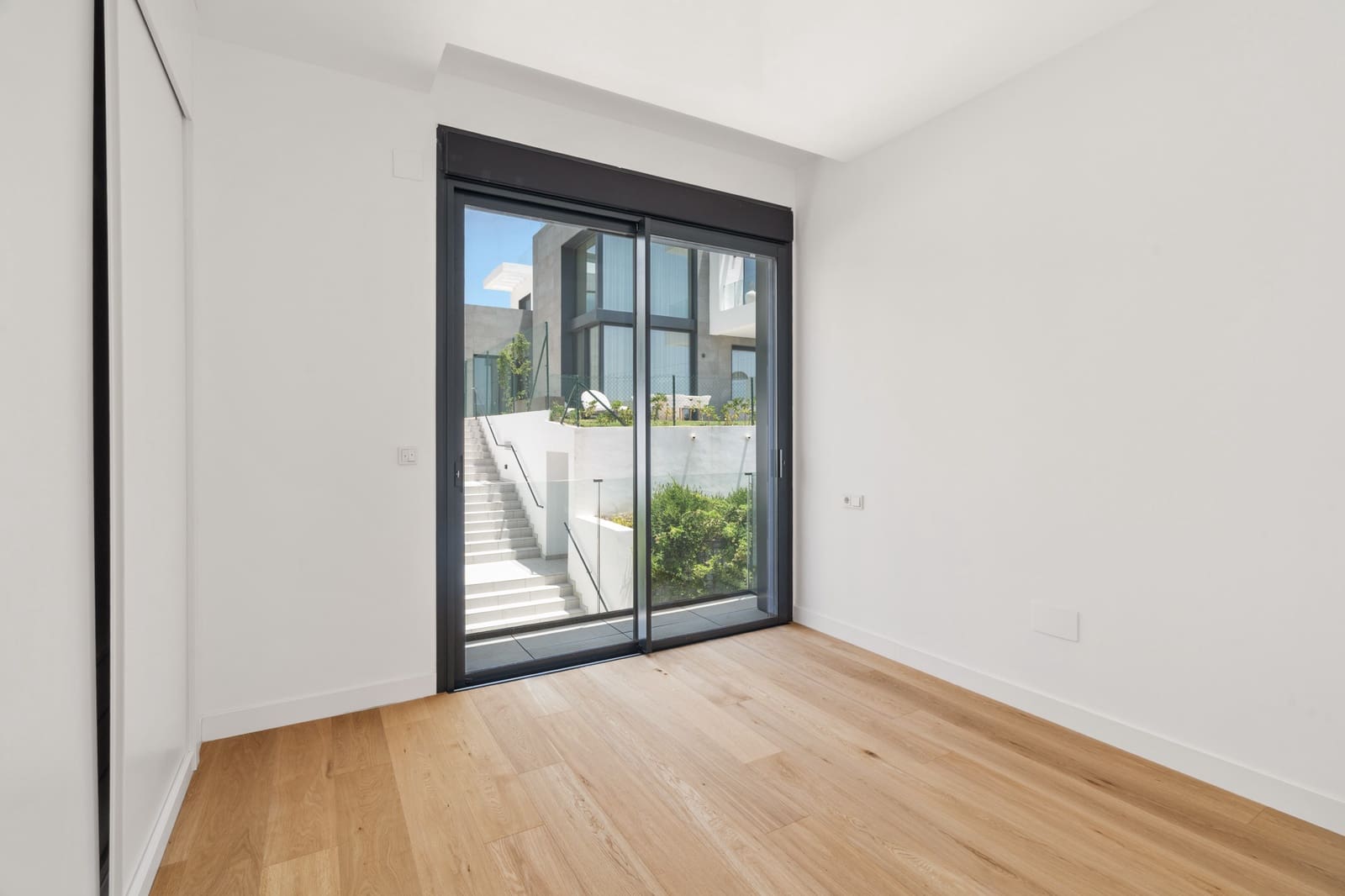 5 quarto Moradia para venda em Rio Real com piscina garagem - 2 100 000 € (Ref: 9904133)