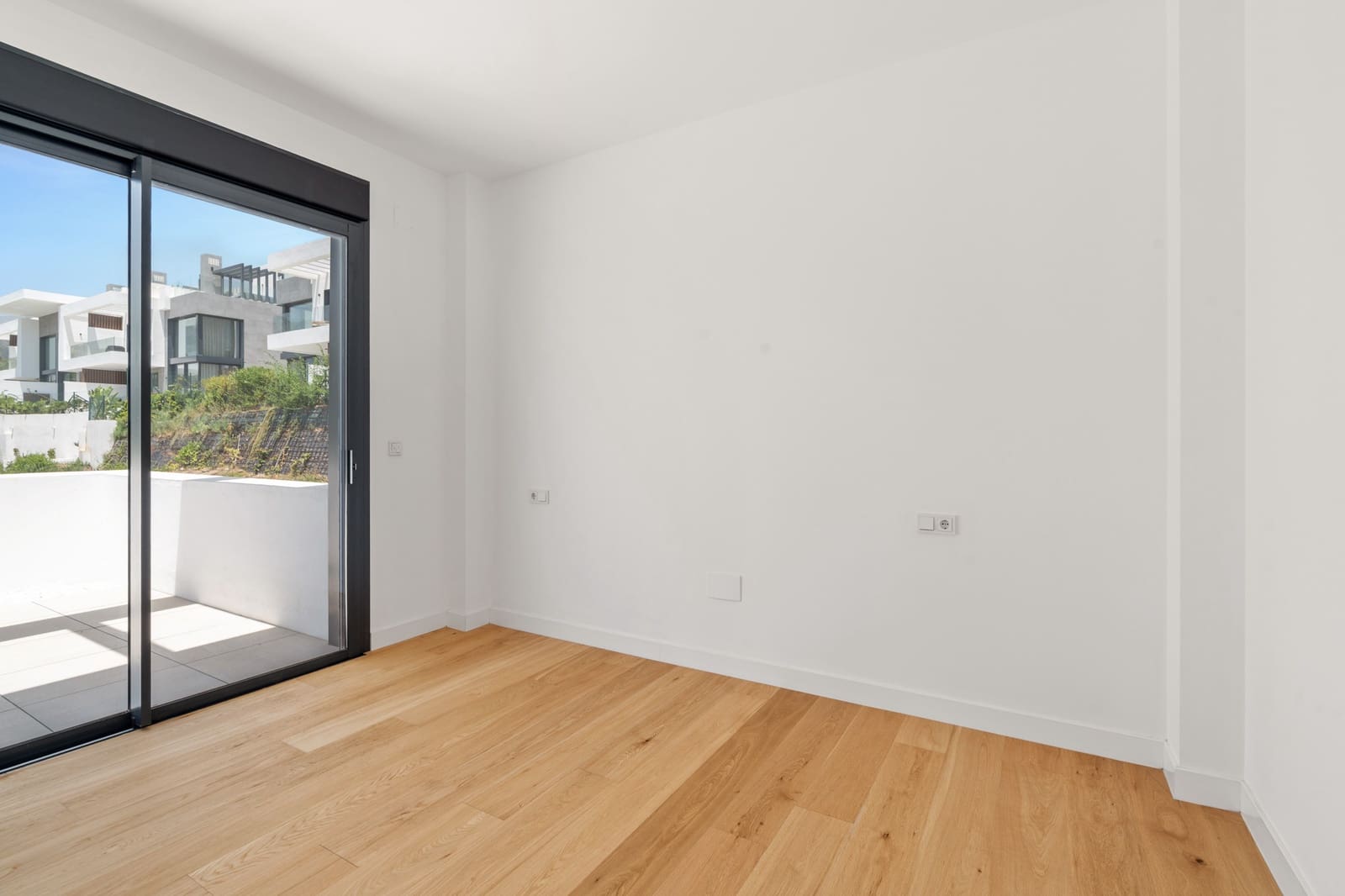 5 quarto Moradia para venda em Rio Real com piscina garagem - 2 100 000 € (Ref: 9904133)