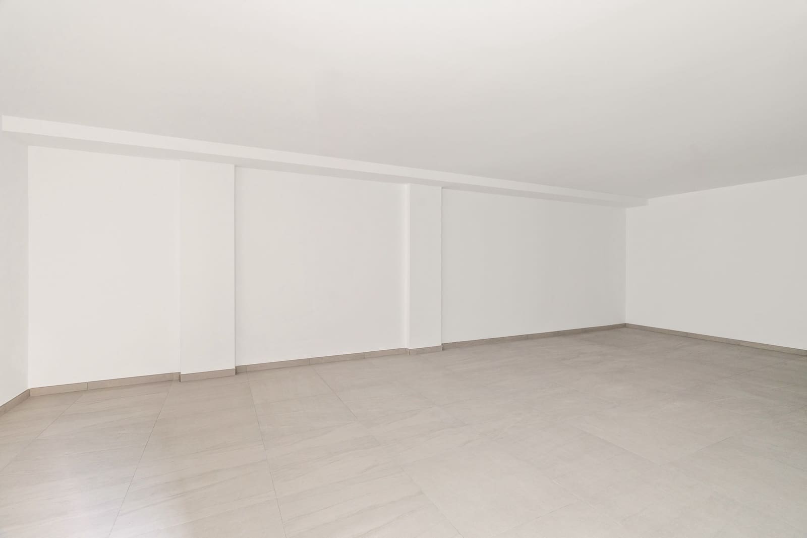 5 quarto Moradia para venda em Rio Real com piscina garagem - 2 100 000 € (Ref: 9904133)
