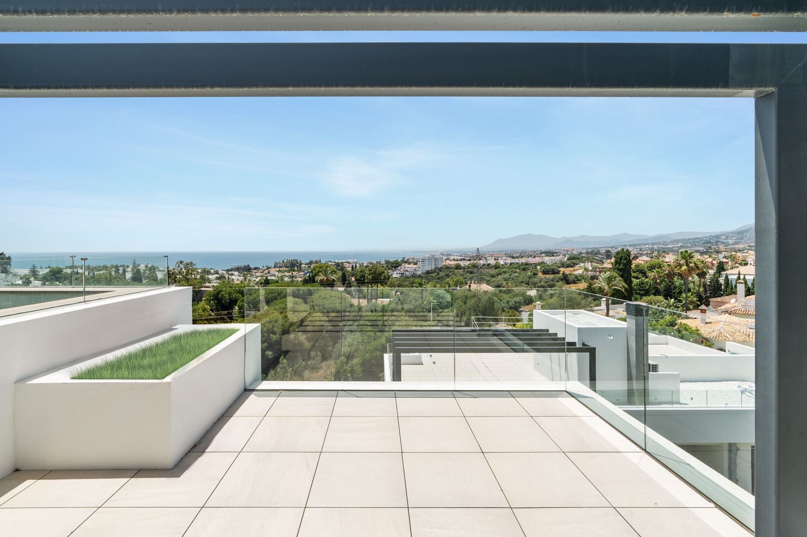5 quarto Moradia para venda em Rio Real com piscina garagem - 2 100 000 € (Ref: 9904133)