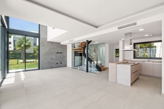 5 quarto Moradia para venda em Río Real, Marbella com piscina garagem - 2 100 000 € (Ref: 9904133)