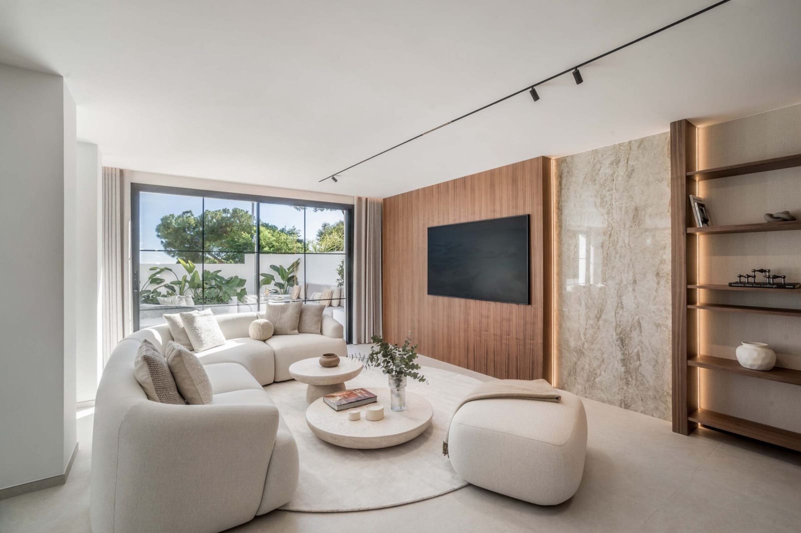 5 soverom Villa til salgs i Nueva Andalucia med svømmebasseng - € 2 595 000 (Ref: 9904134)