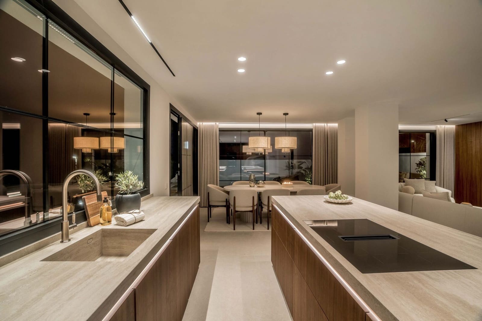 5 soverom Villa til salgs i Nueva Andalucia med svømmebasseng - € 2 595 000 (Ref: 9904134)
