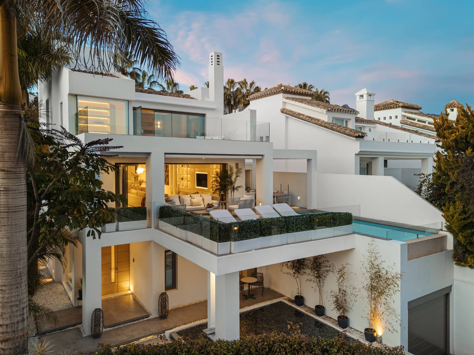 4 soveværelse Villa til salg i Golden Mile med swimmingpool garage - € 9.950.000 (Ref: 9904135)