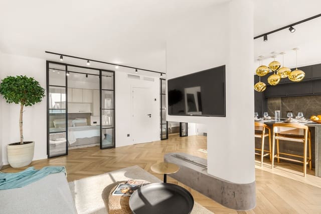 3 sypialnia Apartament na sprzedaż w Nueva Andalucia, Marbella z basenem - 835 000 € (Ref: 9928981)