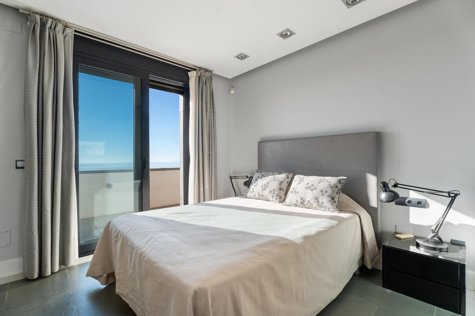 5 sypialnia Willa na sprzedaż w Los Monteros z basenem - 3 700 000 € (Ref: 9933715)