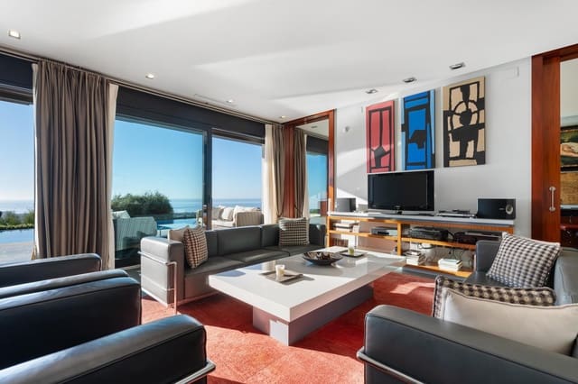 5 soveværelse Villa til salg i Los Monteros, Marbella med swimmingpool - € 3.700.000 (Ref: 9933715)