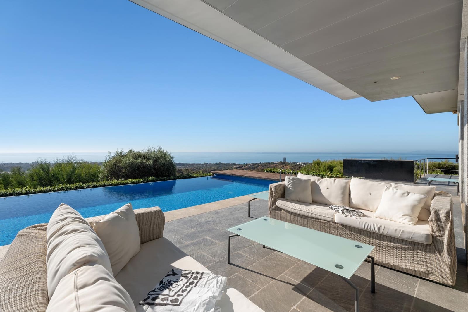 5 sypialnia Willa na sprzedaż w Los Monteros z basenem - 3 700 000 € (Ref: 9933715)